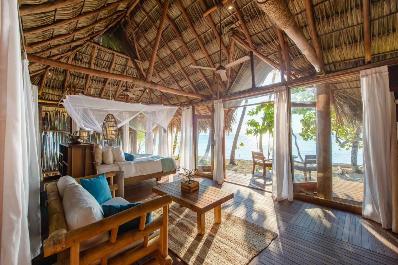 Calala Island Hotel Set Net Exterior photo