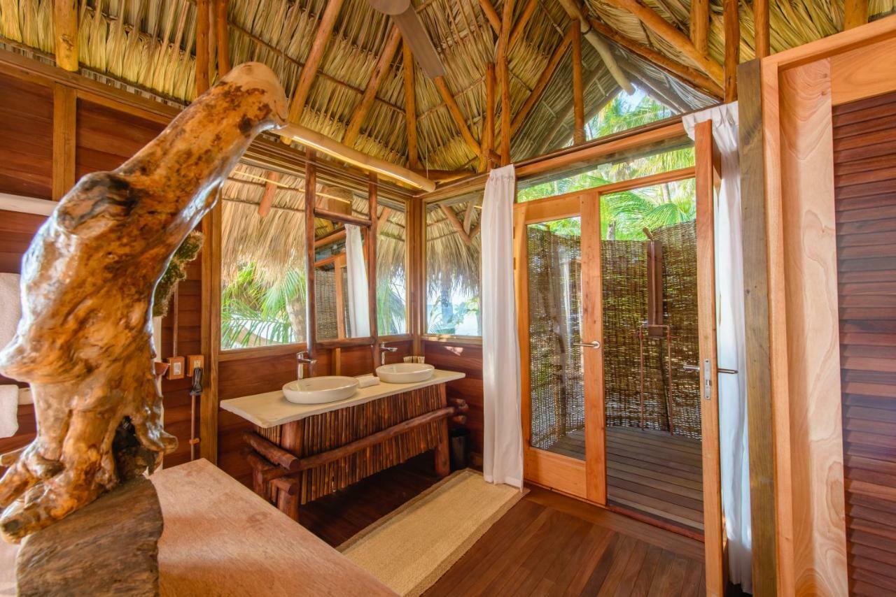 Calala Island Hotel Set Net Exterior photo