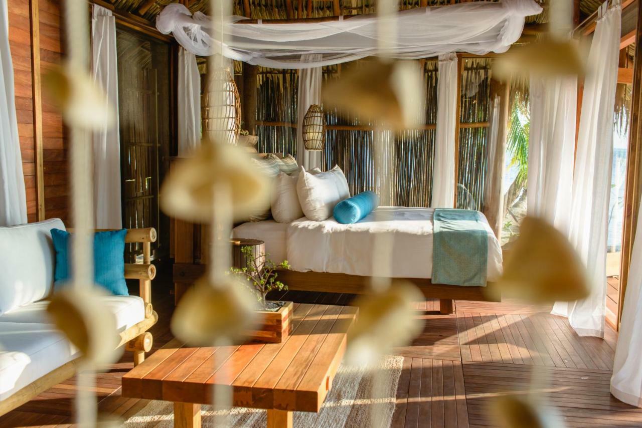 Calala Island Hotel Set Net Exterior photo