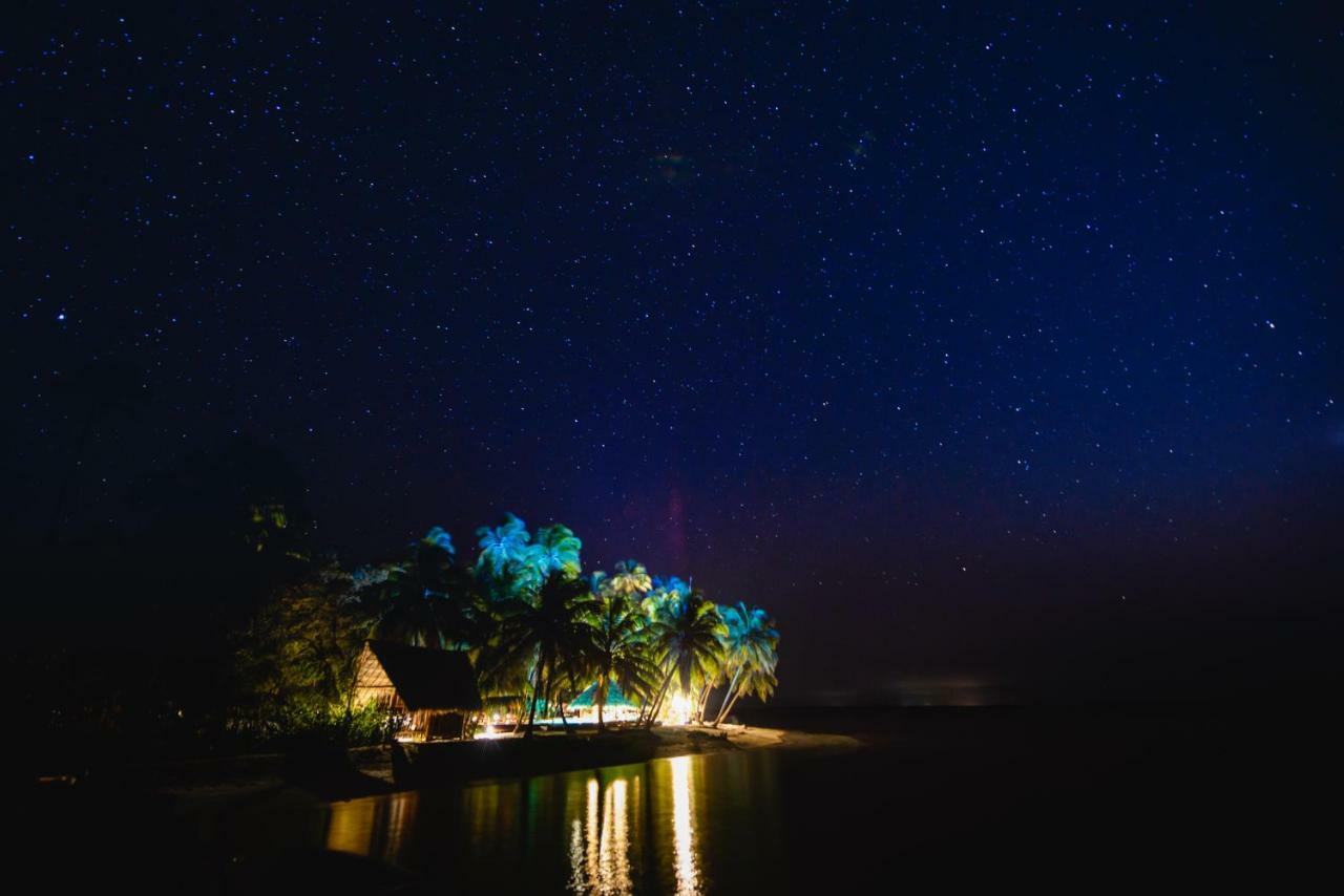 Calala Island Hotel Set Net Exterior photo