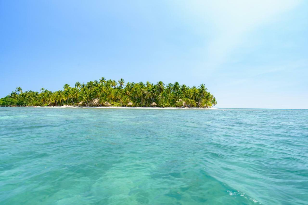 Calala Island Hotel Set Net Exterior photo