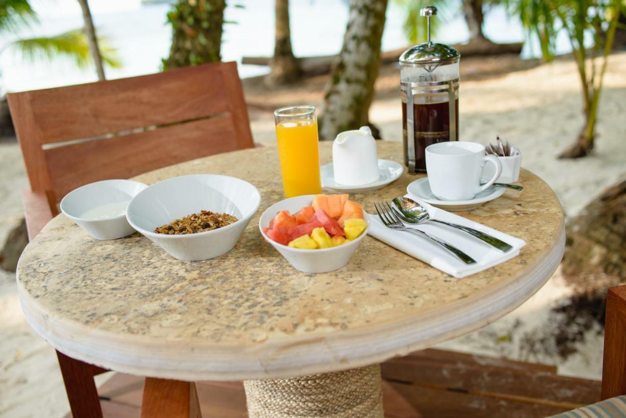 Calala Island Hotel Set Net Exterior photo